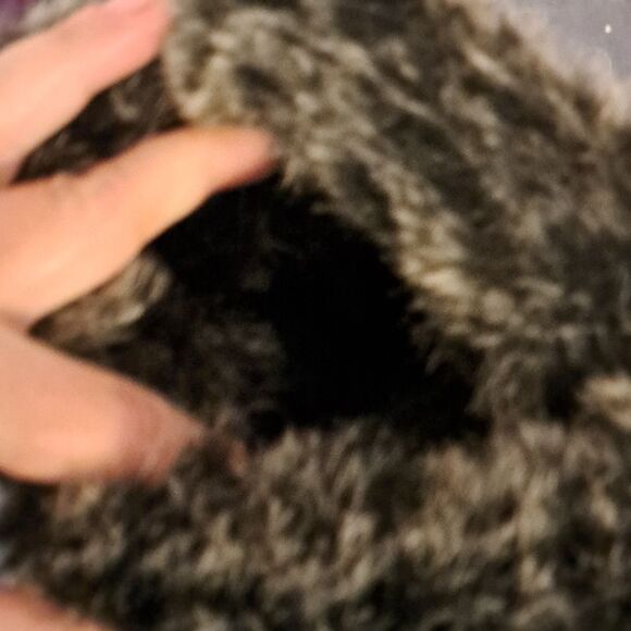 Kamik Stylish Winter Boots with Faux Fur Trim size 5 - Picture 3 of 8